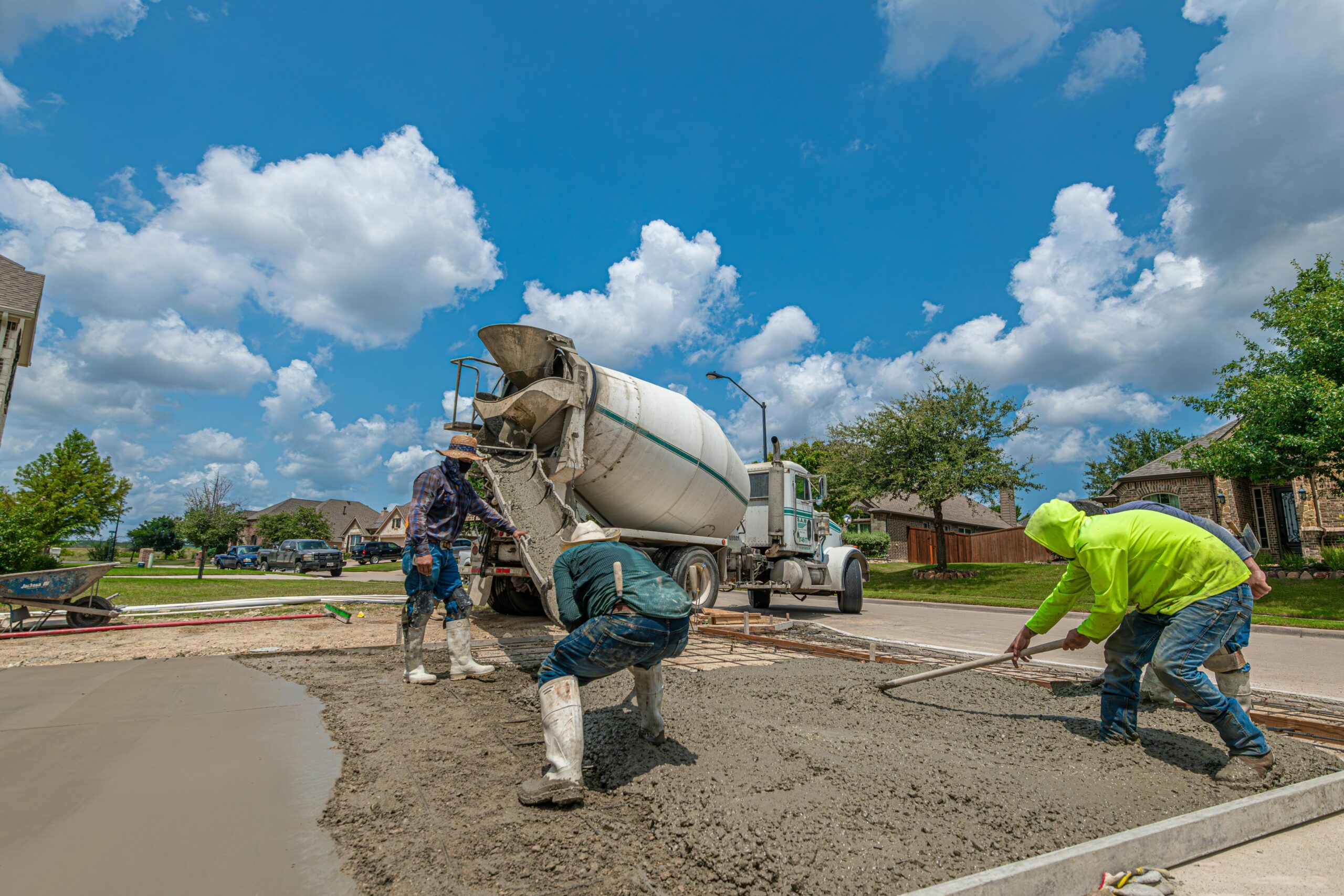 Pouring a concrete driveway